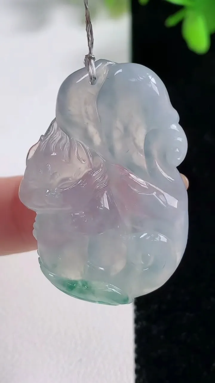 天然A货翡翠冰种飘花貔貅牌吊坠，尺寸38.3-24.8-6，重量:11.00g
11月11日