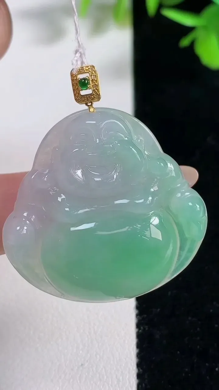 天然A货翡翠佛公吊坠，尺寸33-34.3-6.5，重量:11.11g
11月11日