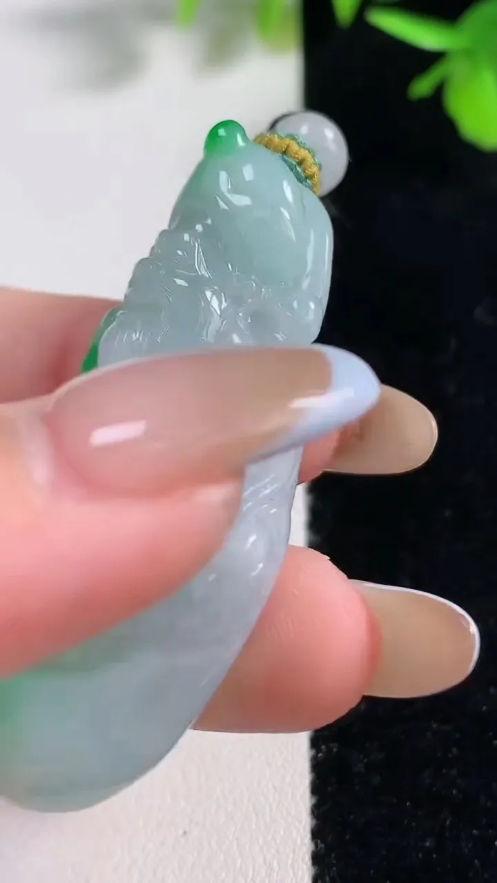 天然A货翡翠财神爷吊坠，尺寸50.8-22-12.4，重量:28.07g
11月11日