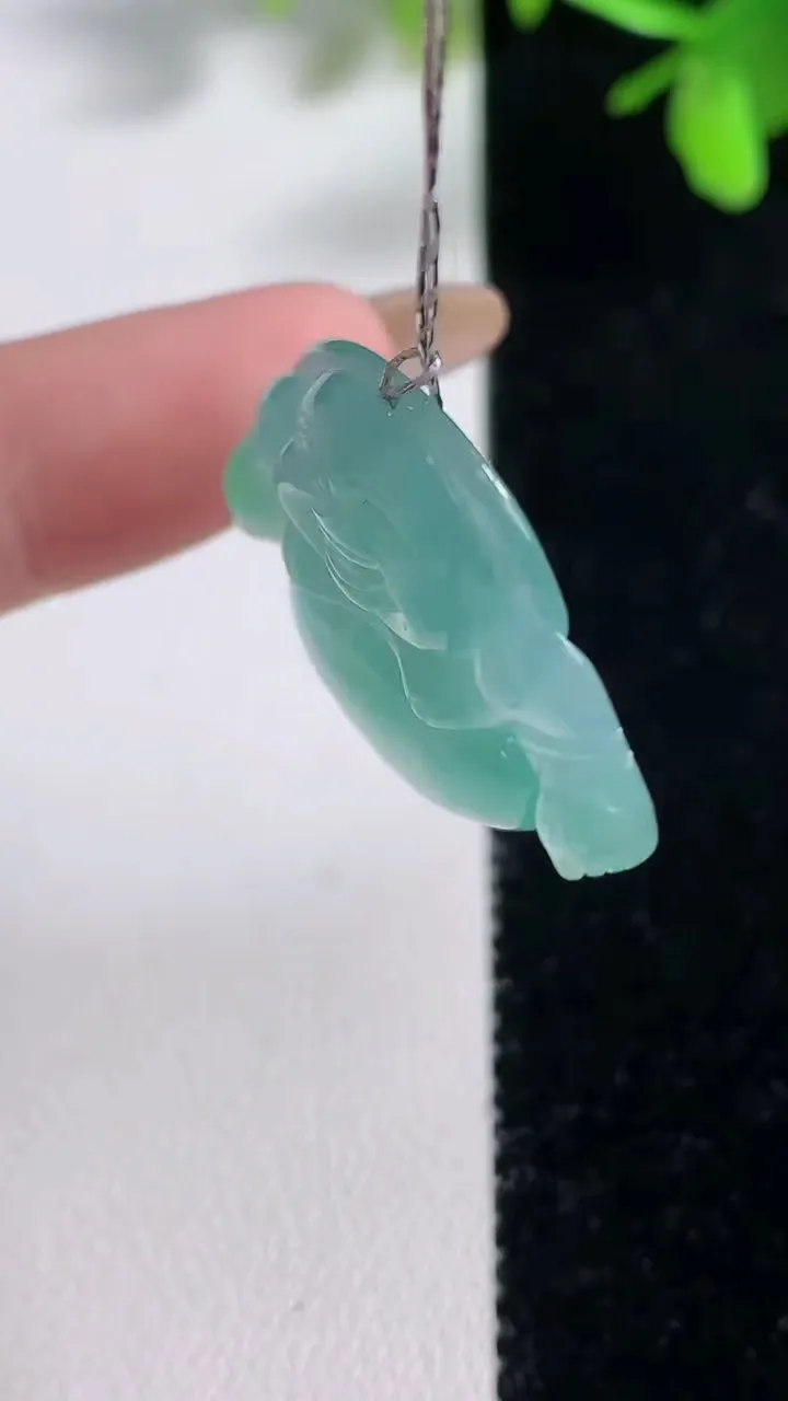 天然A货翡翠佛公吊坠，尺寸24.5-29-5.3，重量:6.01g
11月11日