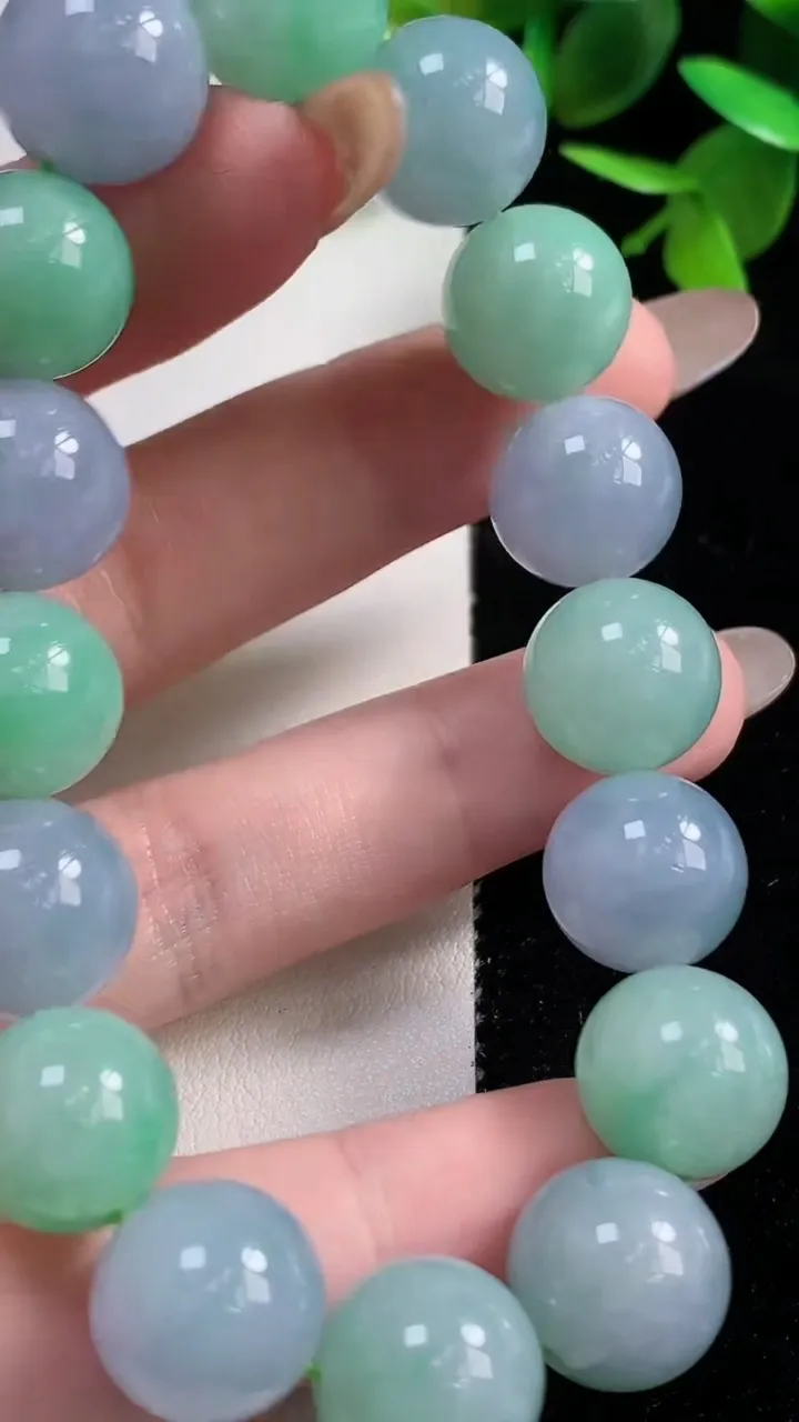 天然A货翡翠圆珠手串16颗，尺寸12.7，重量:55.68g11月11日
工厂直销收藏佳品,种好水足