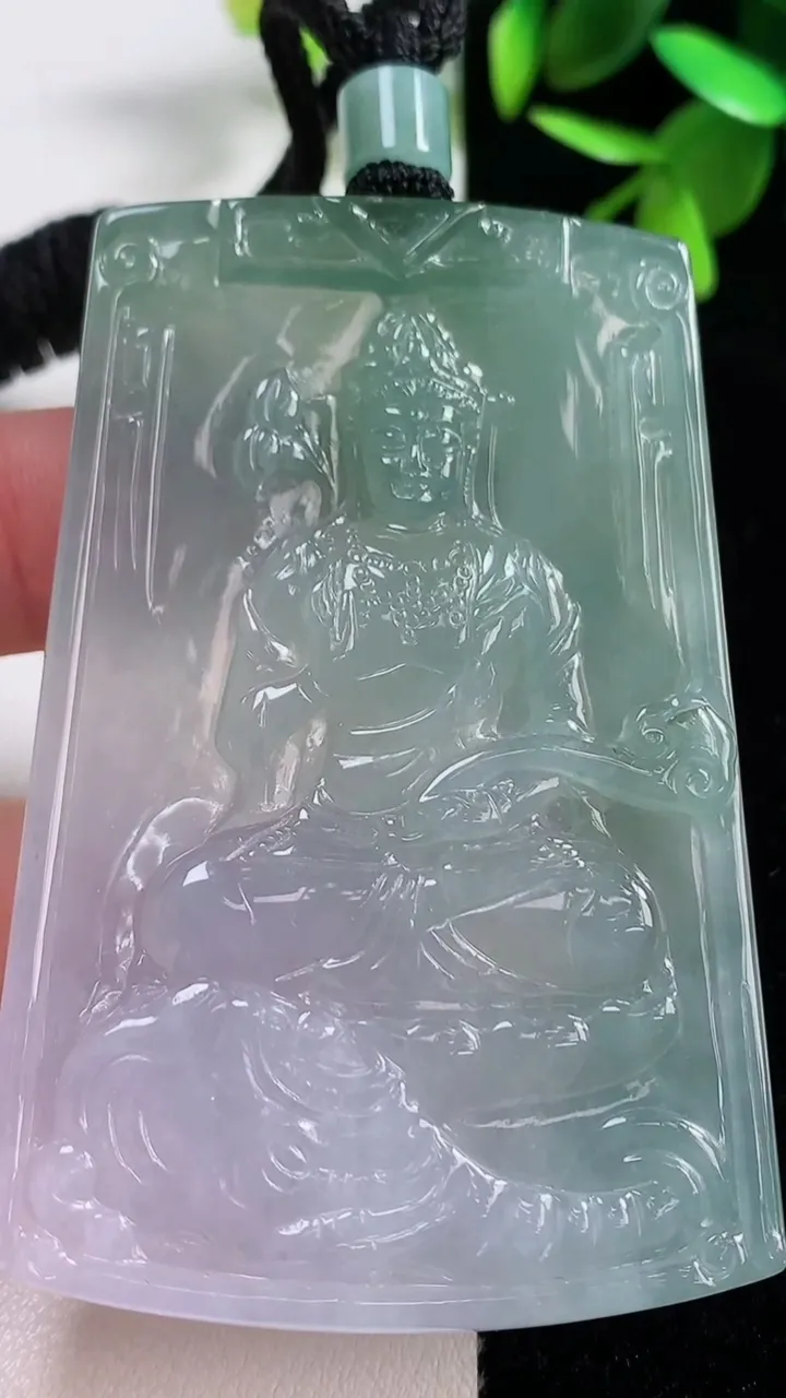 天然A货翡翠普贤菩萨吊坠，尺寸67.6-45.3-6.4，重量:47.69g
11月11日