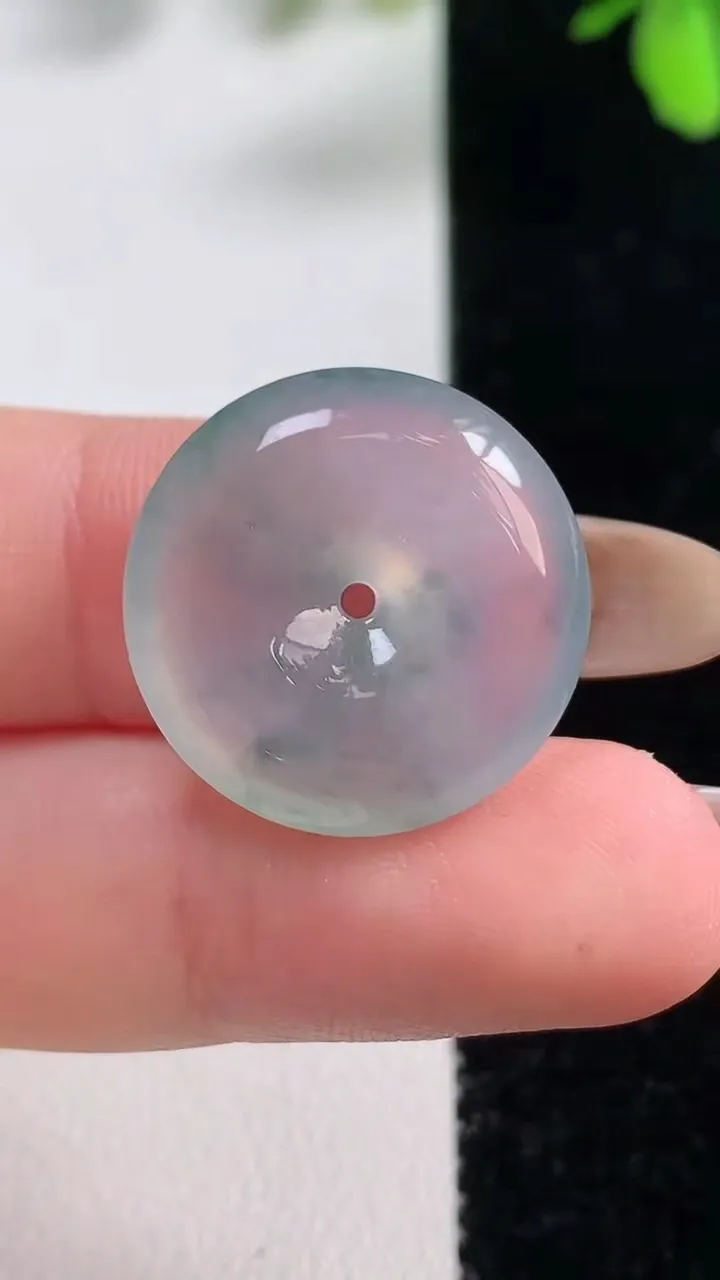 天然A货翡翠冰种飘花平安扣吊坠，尺寸20.6-5.3，重量:4.48g
11月11日