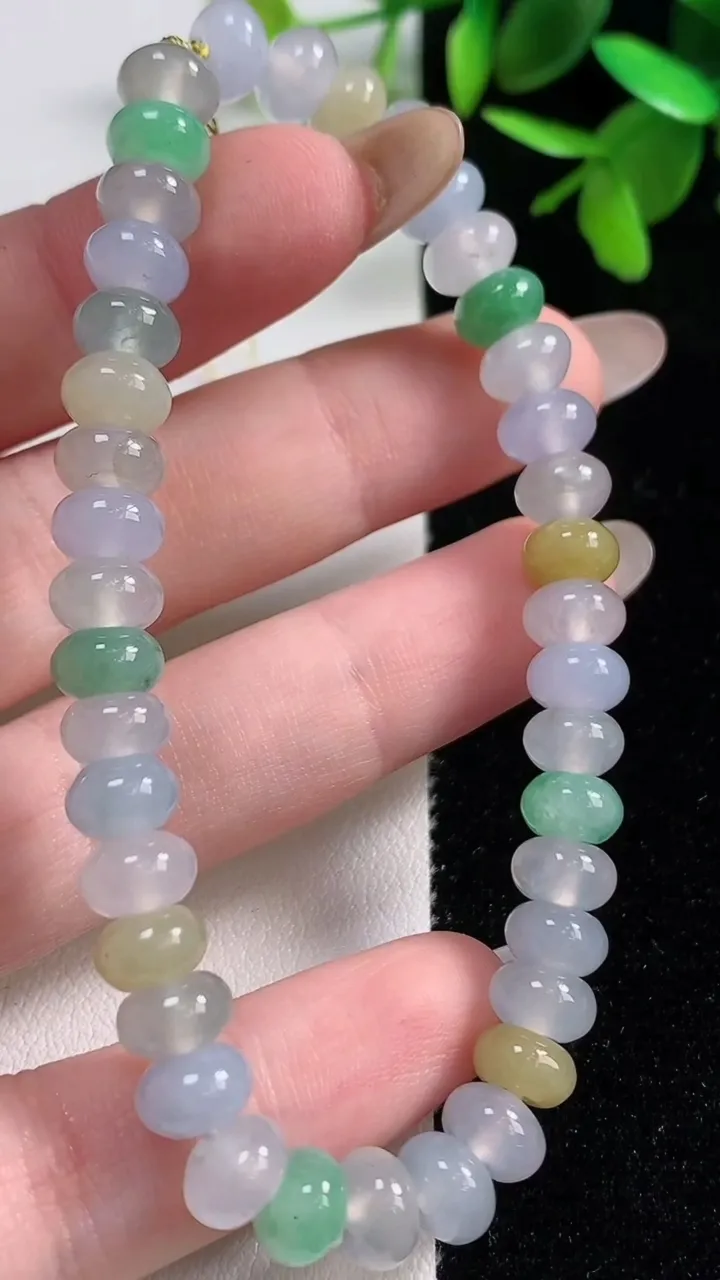 天然A货翡翠种三彩算盘珠手串40颗，尺寸7.3-4.4，重量:18.54g11月11日
工厂直销收藏佳品,种好水足，色泽均匀，有种有色，上手高大气！