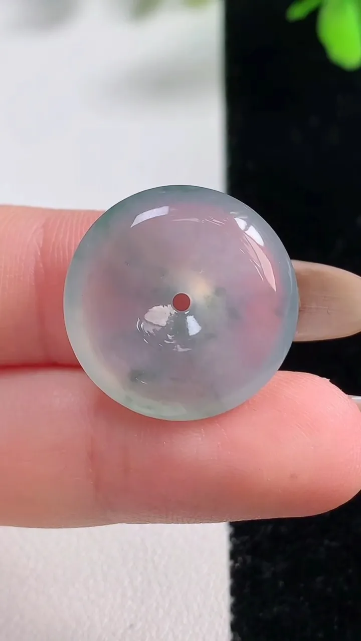 天然A货翡翠冰种飘花平安扣吊坠，尺寸20.6-5.3，重量:4.48g
11月11日