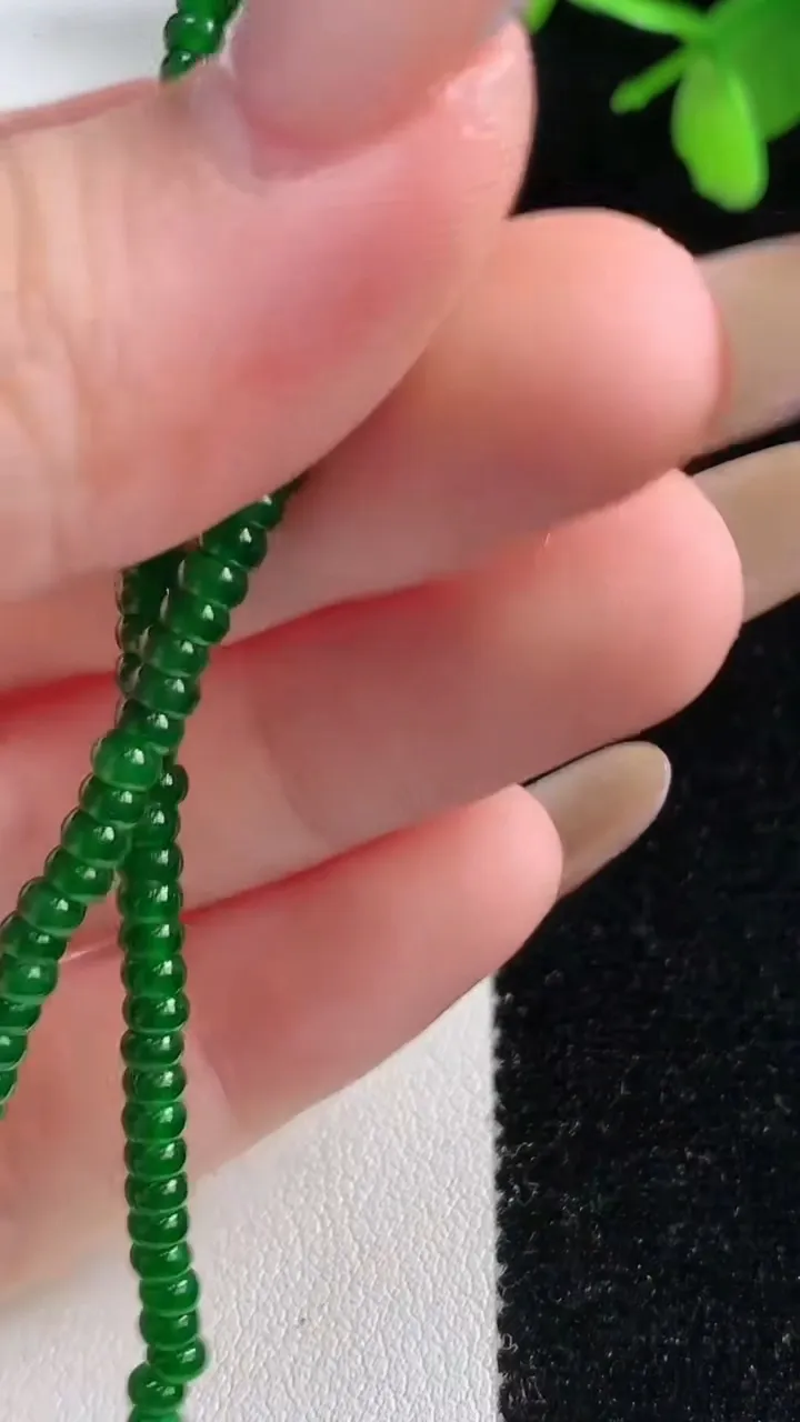 天然A货翡翠算盘珠手串98颗，尺寸3.1-2，重量:4.00g11月11日
工厂直销收藏佳品,种好水足，色泽均匀，有种有色，上手高大气！