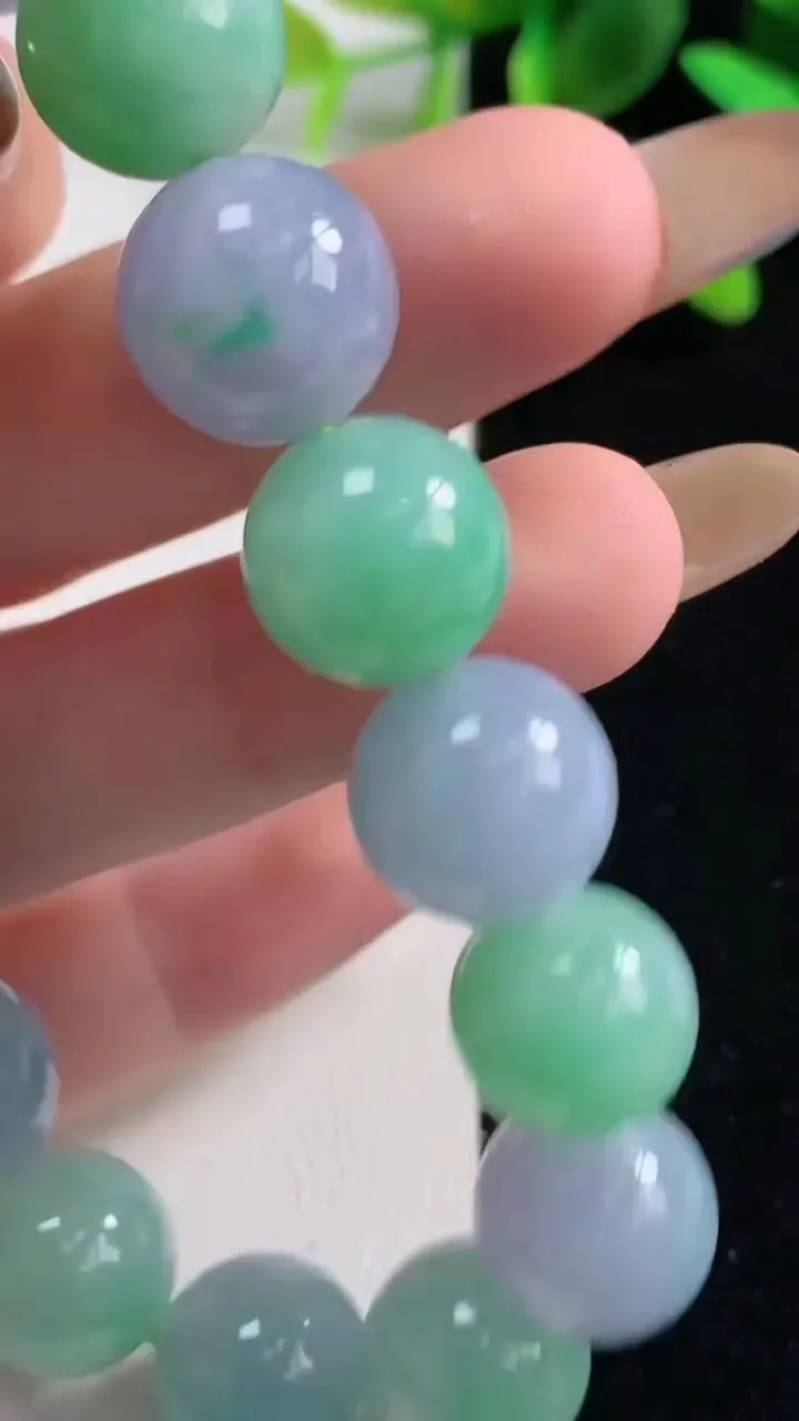 天然A货翡翠圆珠手串16颗，尺寸12.7，重量:55.68g11月11日
工厂直销收藏佳品,种好水足，色泽均匀，有种有色，上手高大气！