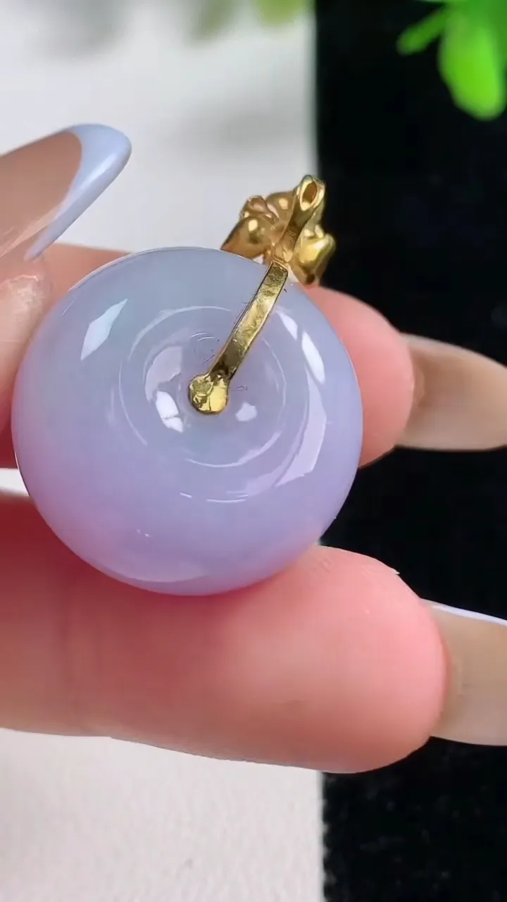 天然A货翡翠种春带彩 紫罗路路通 平安扣吊坠，尺寸21.2-12，重量:12.19g
11月11日