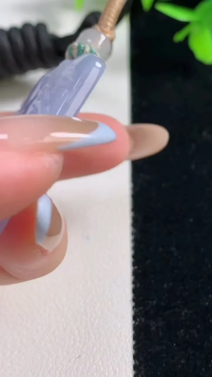 天然A货翡翠冰种紫罗兰山水牌吊坠，尺寸55.5-35.8-6，重量:34.43g
11月11日