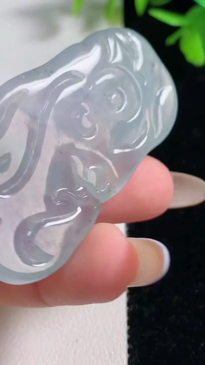 天然A货翡翠大势至观音菩萨吊坠，尺寸55.5-30.3-6，重量:20.09g
11月11日