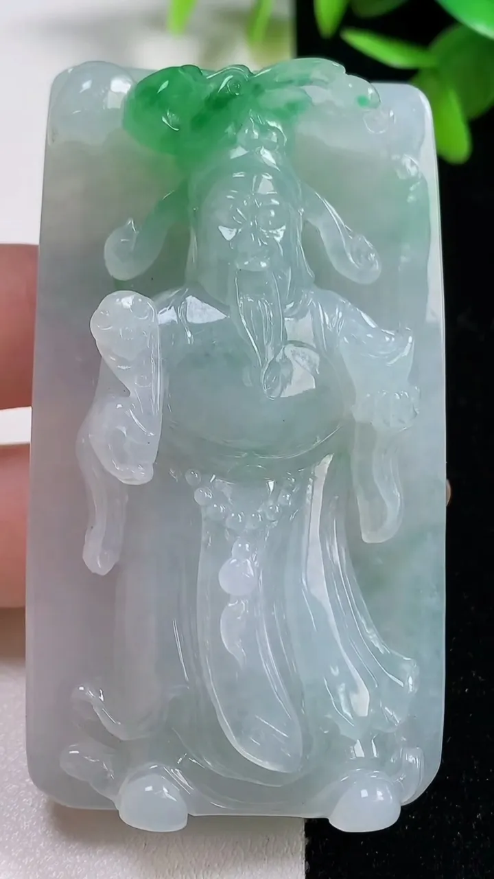 天然A货翡翠财神爷吊坠，尺寸65.2-37.6-12.3，重量:60.63g
11月11日