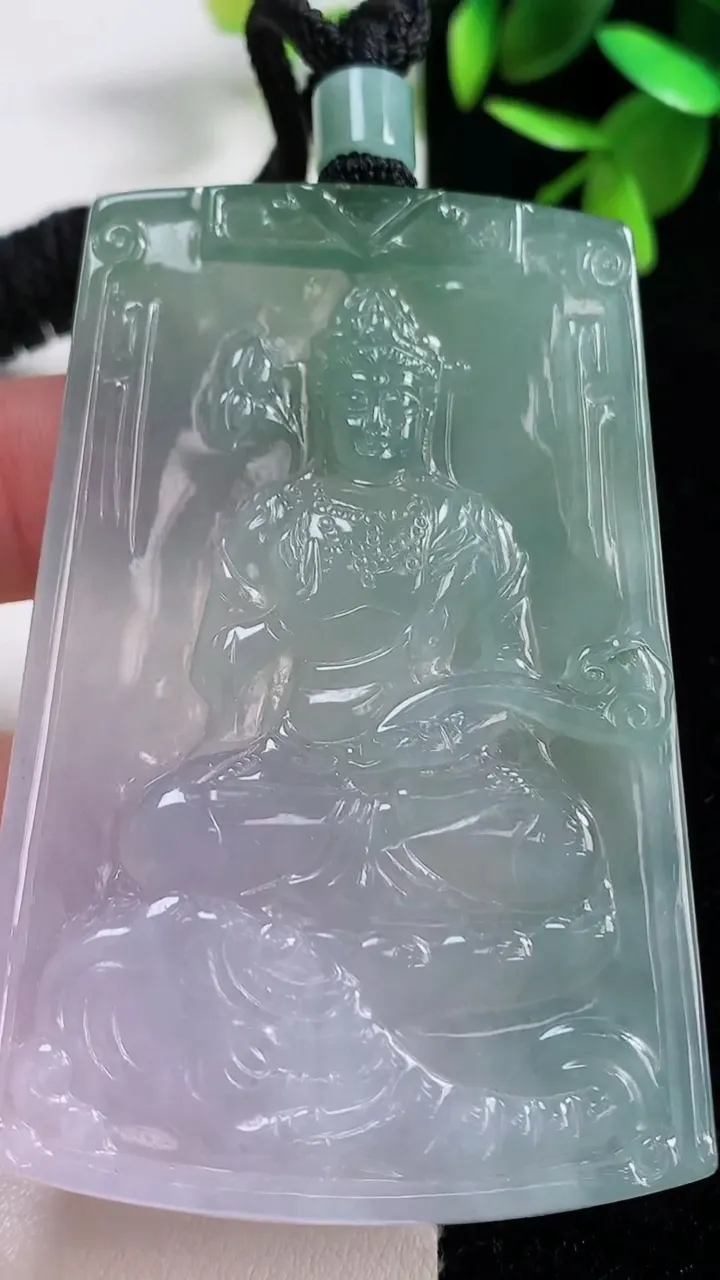 天然A货翡翠普贤菩萨吊坠，尺寸67.6-45.3-6.4，重量:47.69g
11月11日