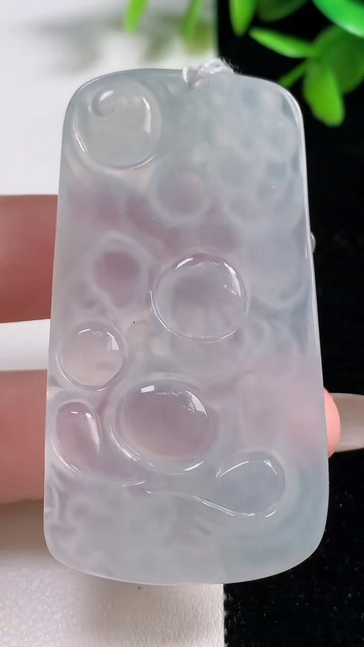 天然A货翡翠逍遥佛公吊坠，尺寸59.7-33-5，重量:21.84g
11月11日