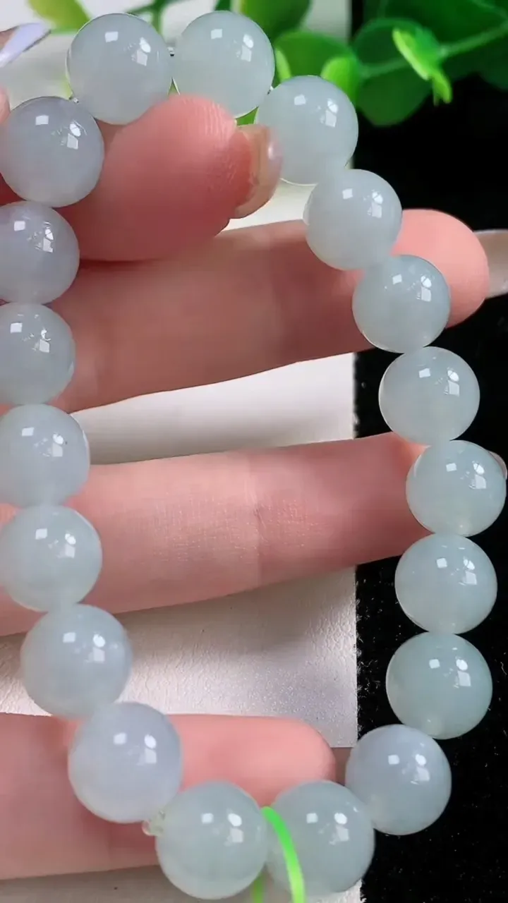 天然A货翡翠圆珠手串19颗，尺寸10，重量:30.74g11月12日
工厂直销收藏佳品,种好水足，色