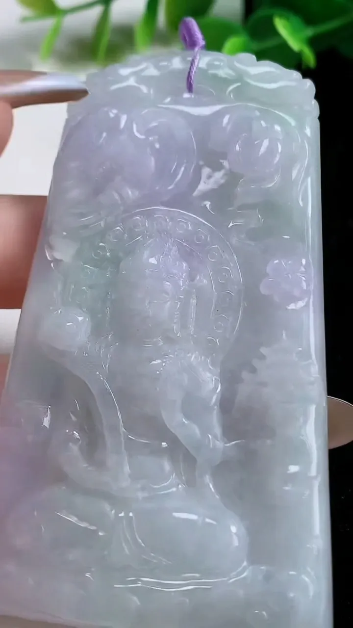 天然A货翡翠普贤菩萨吊坠，尺寸77.3-45-5.7，重量:46.26g
11月12日