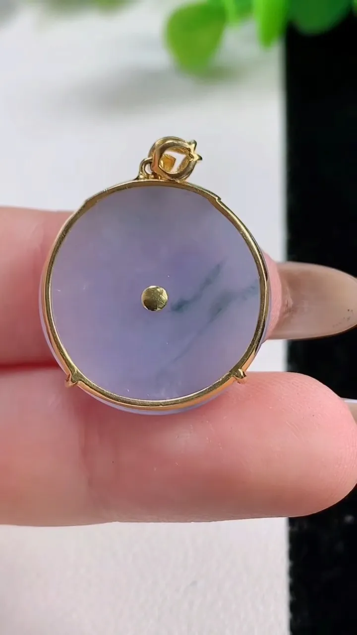 天然A货翡翠种紫罗兰 飘花平安扣吊坠，尺寸21-4.4，重量:4.72g
11月12日