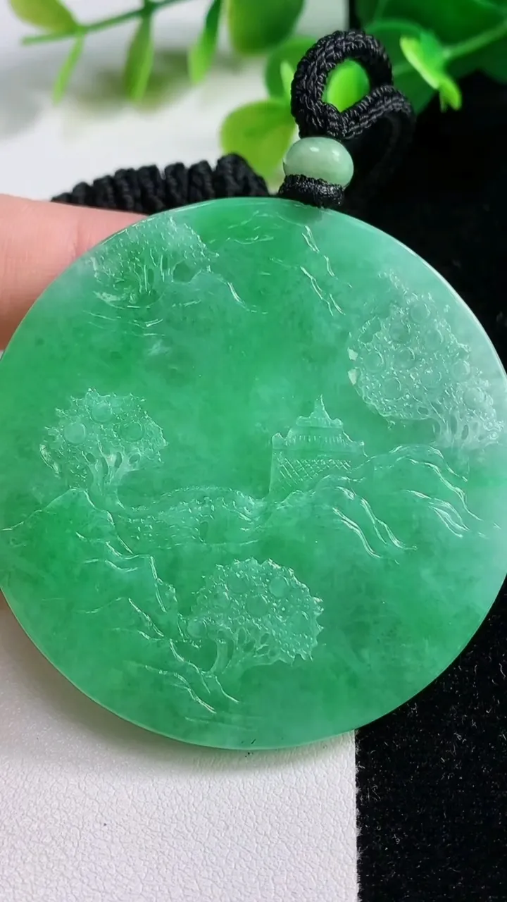 天然A货翡翠山水牌吊坠，尺寸54.7-6，重量:40.43g
11月12日