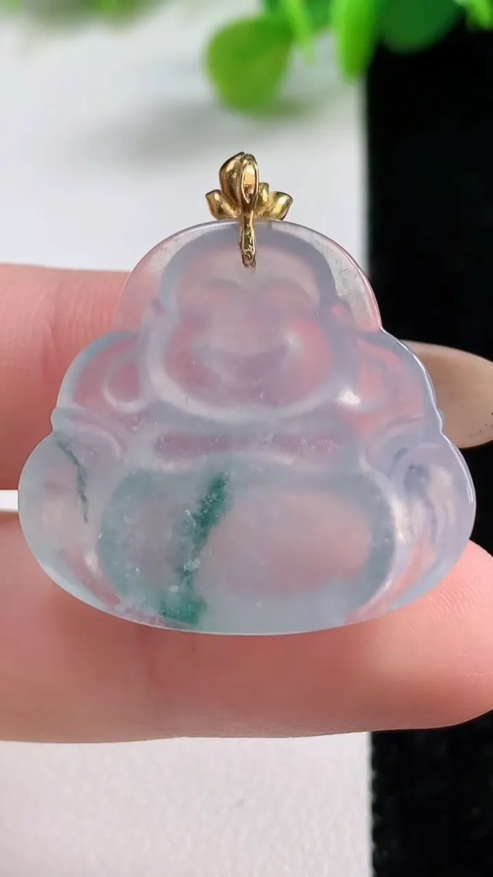 天然A货翡翠种飘花佛公吊坠，尺寸26.4-28.4-5.8，重量:6.82g
11月12日