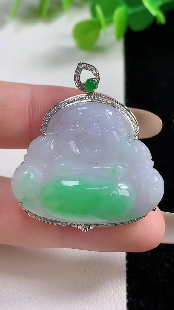 天然A货翡翠佛公吊坠，尺寸38.3-26.7-33.5-10，重量:11.18g
11月12日