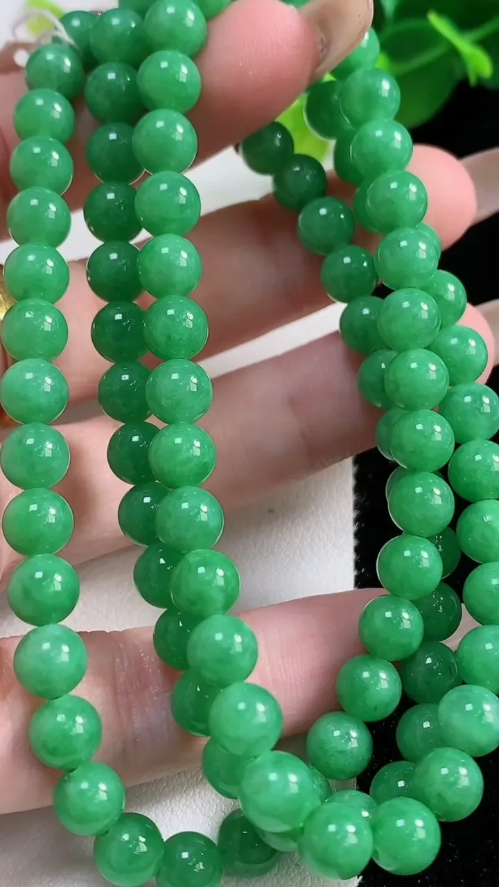 天然A货翡翠圆珠项链94颗，尺寸6.4，重量:45.90g11月12日
工厂直销收藏佳品,种好水足，