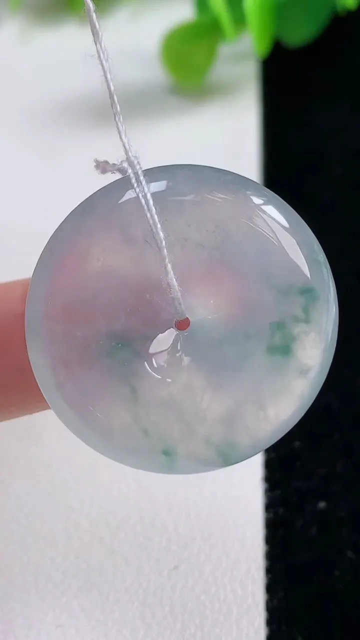 天然A货翡翠种飘花平安扣吊坠，尺寸29-6.4，重量:11.18g
11月12日