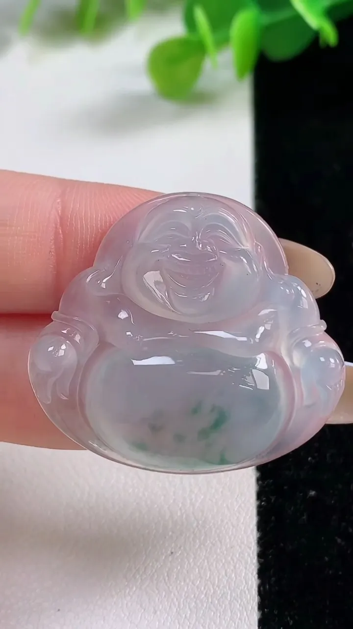 天然A货翡翠种飘花佛公吊坠，尺寸30.6-34-6.4，重量:9.37g
11月12日