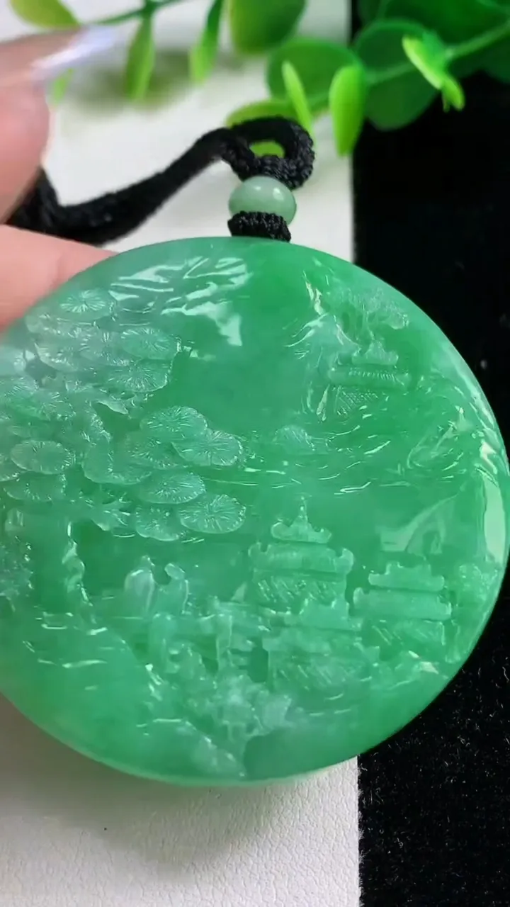 天然A货翡翠山水牌吊坠，尺寸54.7-6，重量:40.43g
11月12日