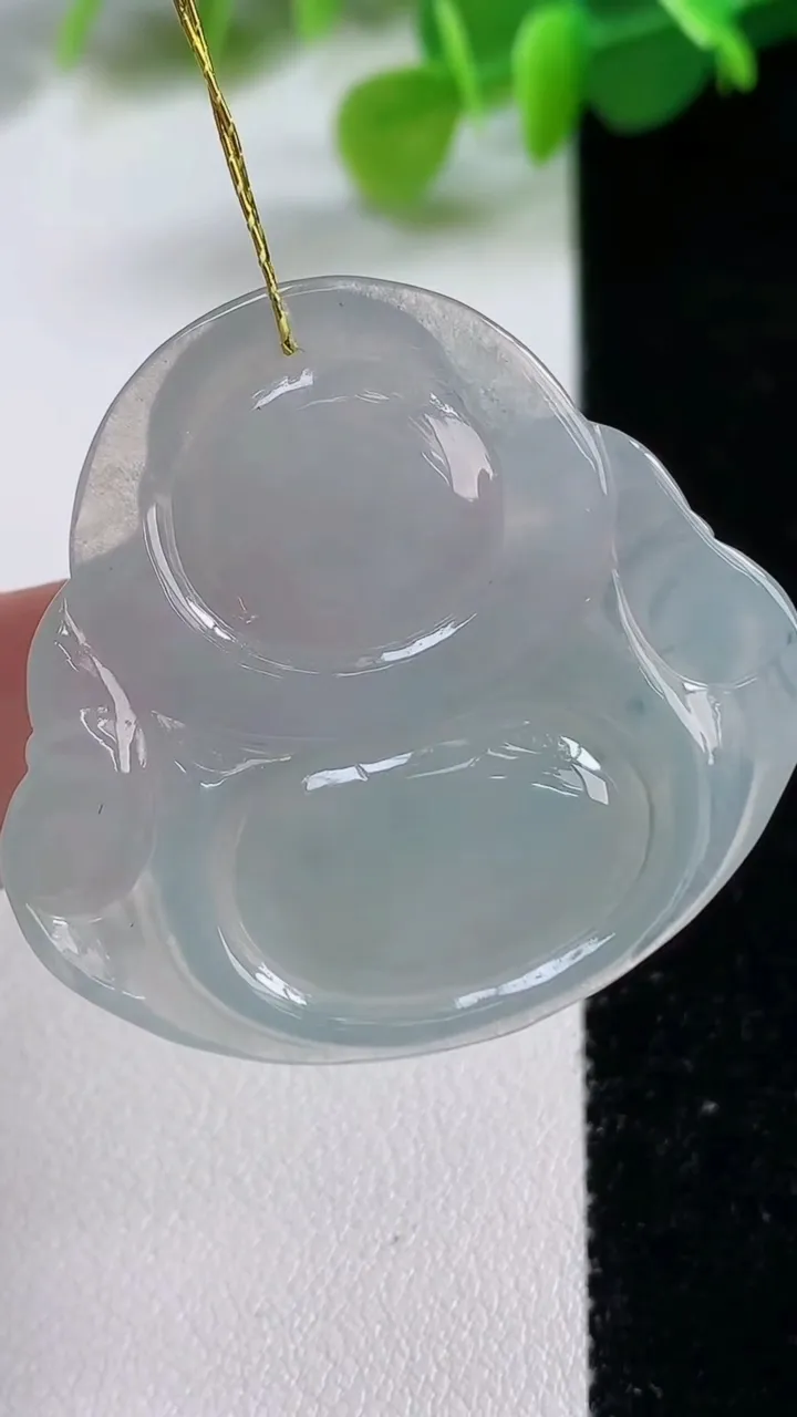 天然A货翡翠冰种飘花佛公吊坠，尺寸35.6-38.3-6.5，重量:12.45g
11月12日