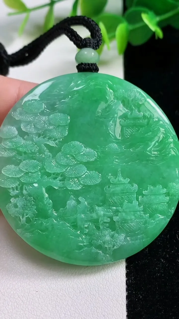 天然A货翡翠山水牌吊坠，尺寸54.7-6，重量:40.43g
11月12日