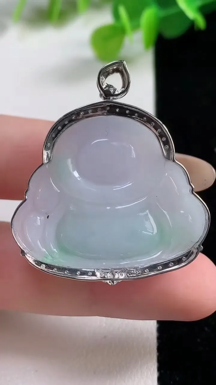 天然A货翡翠佛公吊坠，尺寸38.3-26.7-33.5-10，重量:11.18g
11月12日