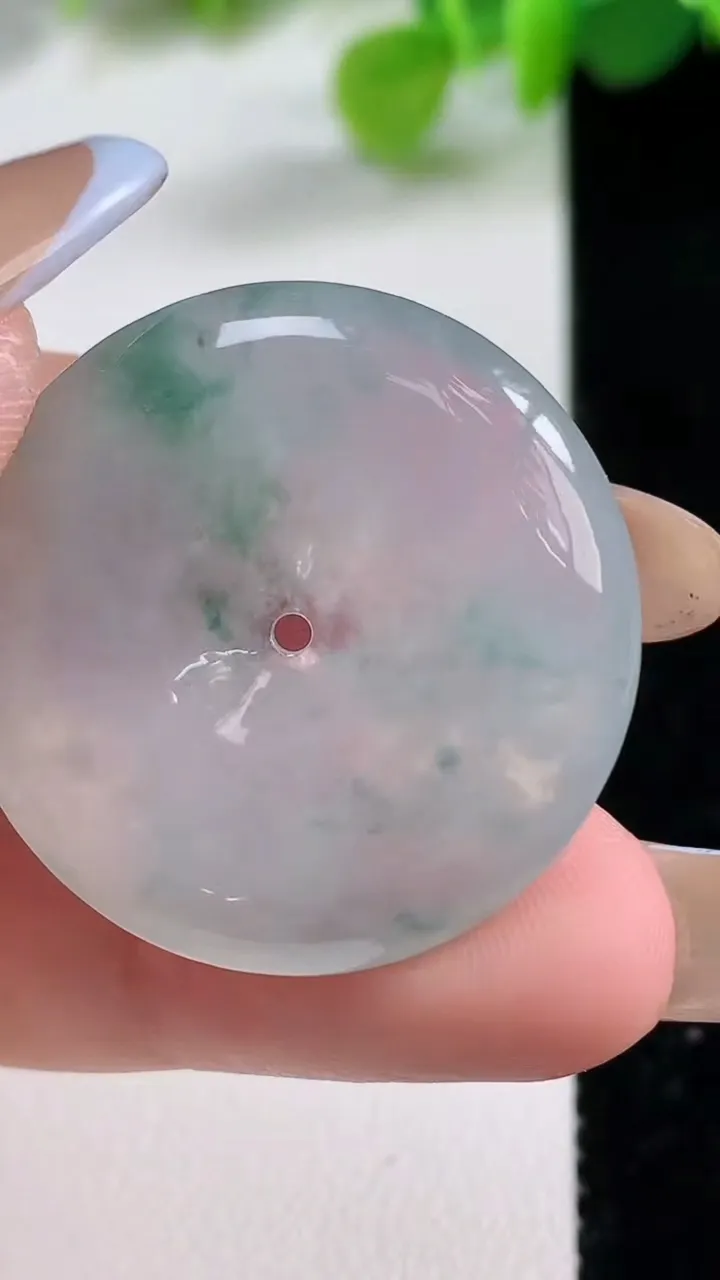 天然A货翡翠冰种飘花平安扣吊坠，尺寸29-5.7，重量:9.88g
11月12日