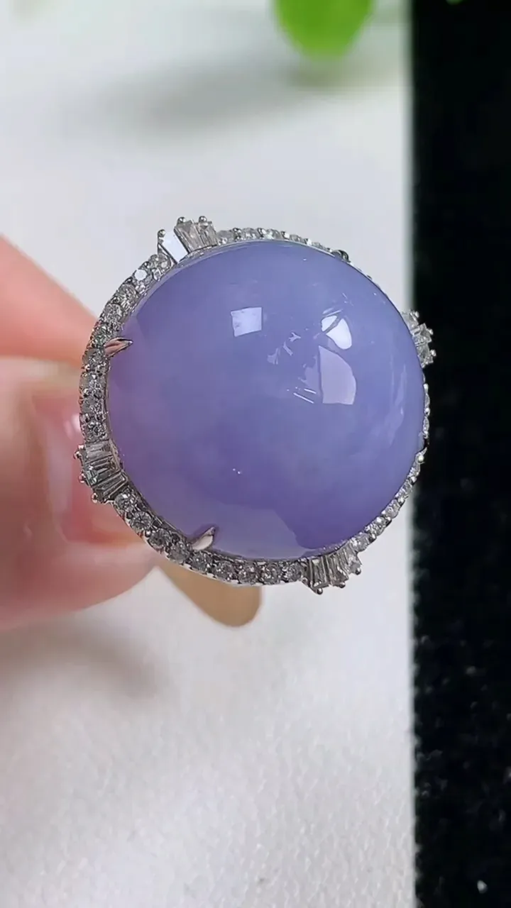 天然A货翡翠种紫罗兰蛋面戒指，尺寸17.7-18.8-17，重量:10.80g2025年11月12日
