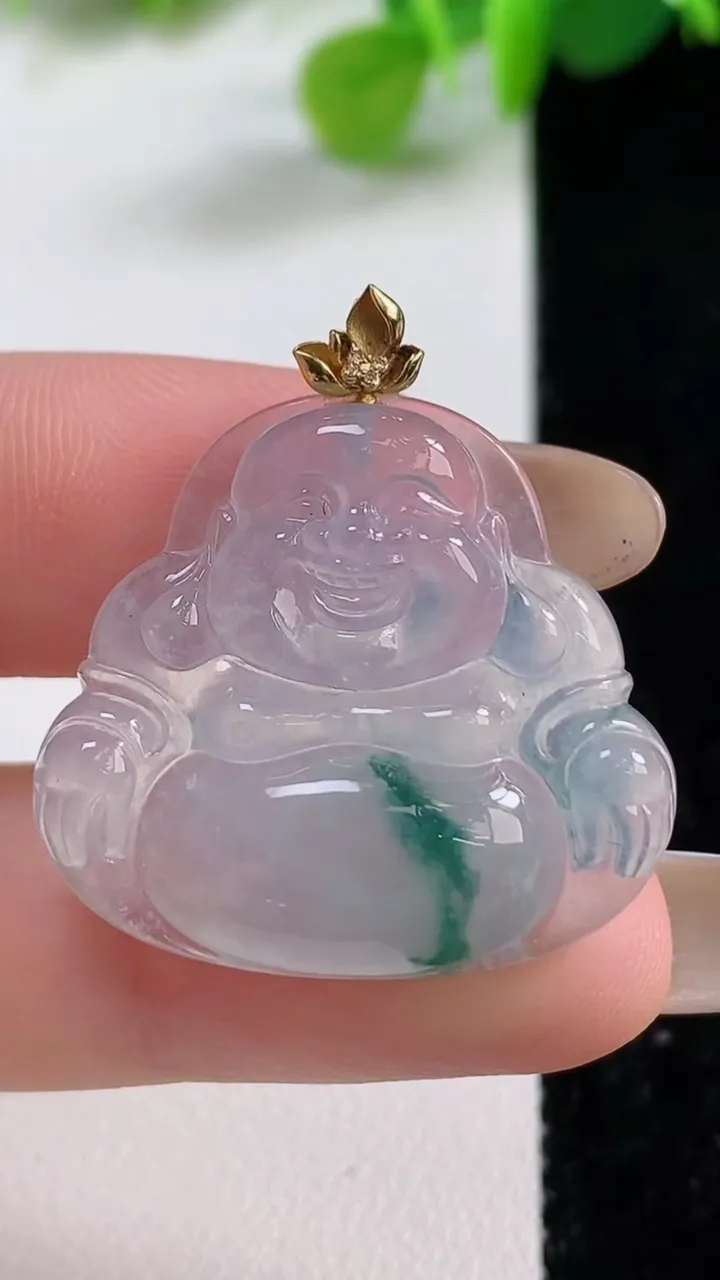 天然A货翡翠种飘花佛公吊坠，尺寸26.4-28.4-5.8，重量:6.82g
11月12日