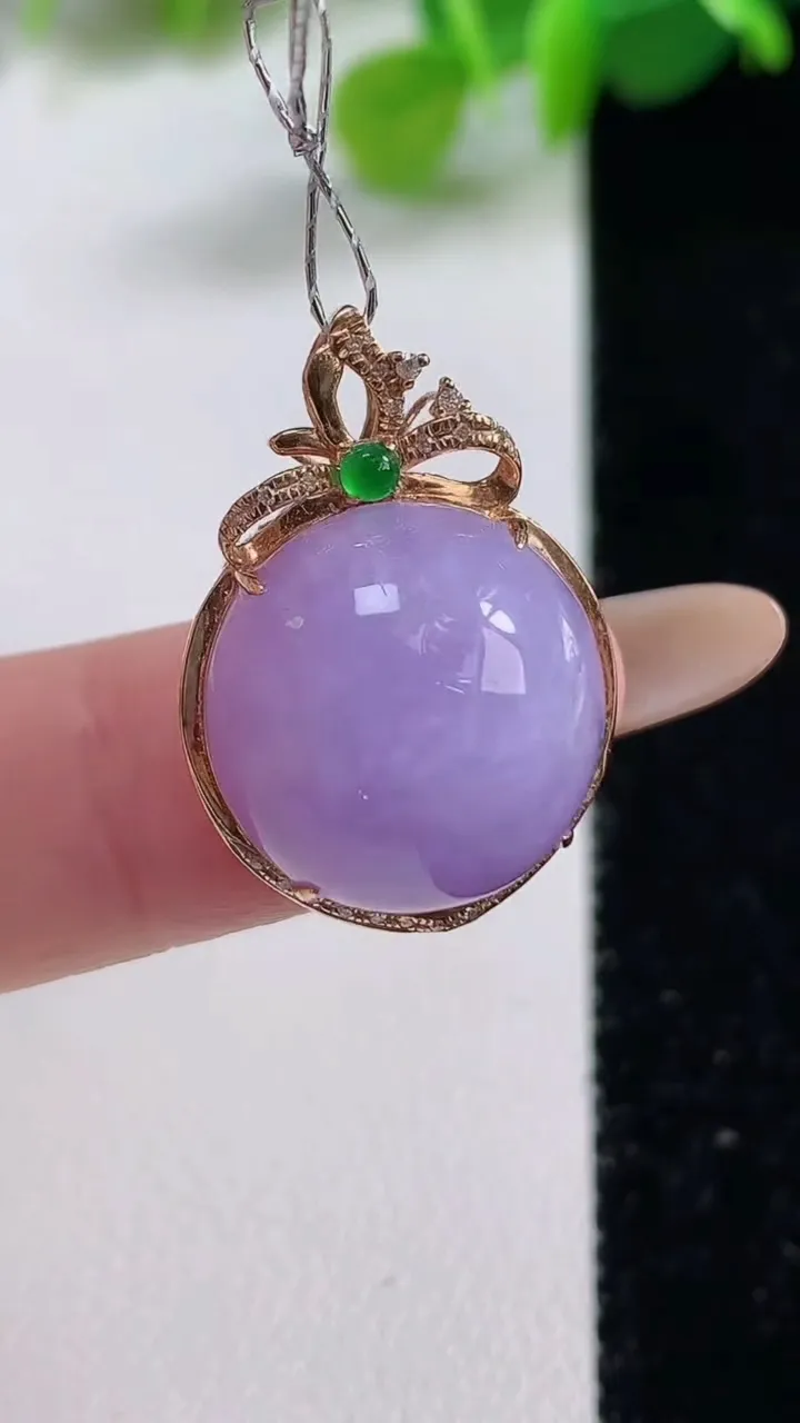 天然A货翡翠种紫罗兰蛋面吊坠，尺寸24.8-17-11裸石15.5-15.2，重量:4.92g
11