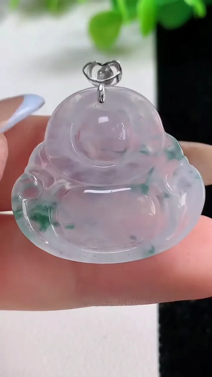 天然A货翡翠种飘花佛公吊坠，尺寸26.5-28.8-4.8，重量:5.56g
11月12日