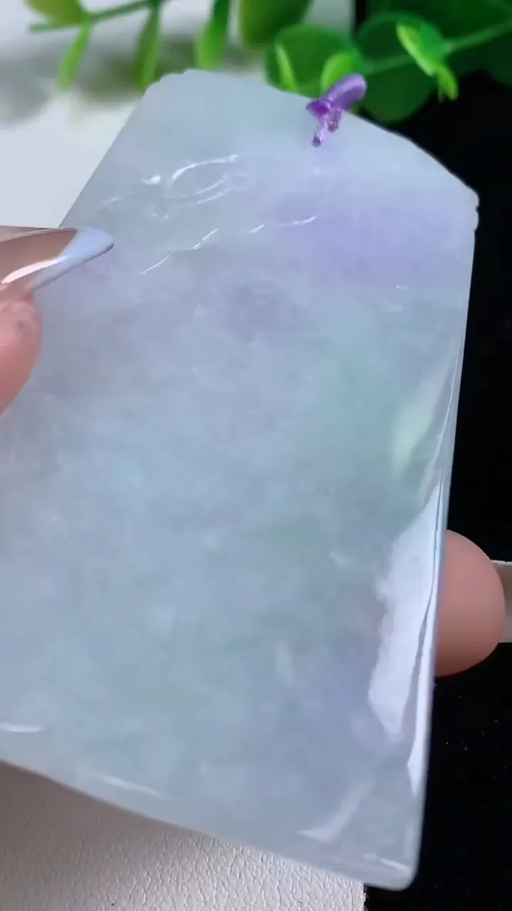 天然A货翡翠普贤菩萨吊坠，尺寸77.3-45-5.7，重量:46.26g
11月12日