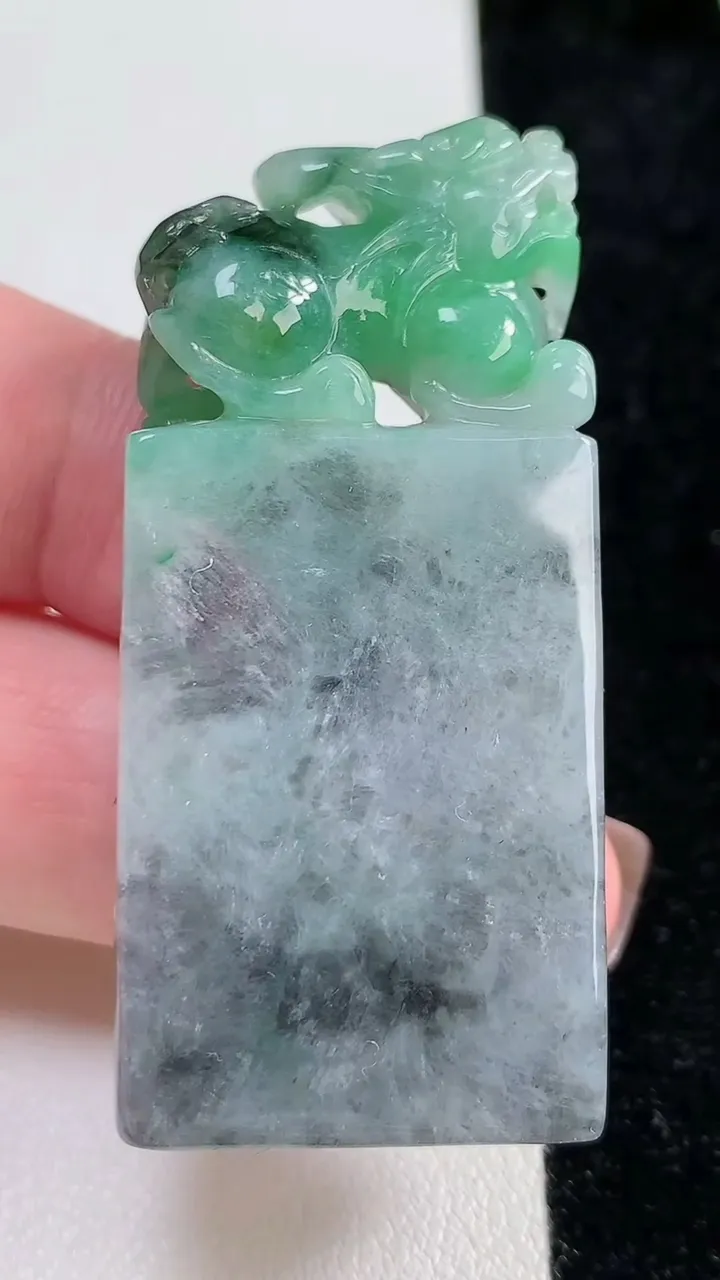 天然A货翡翠貔貅印章，尺寸53.5-25-12，重:41.61g
11月13日