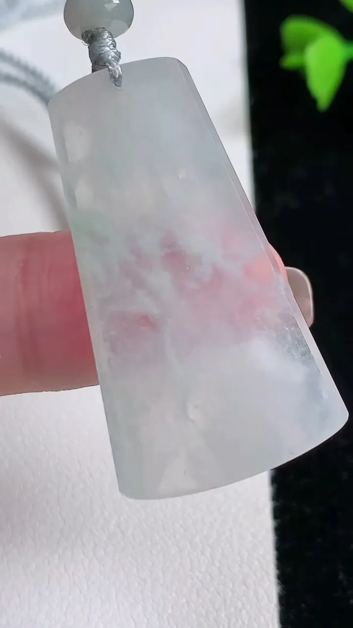 天然A货翡翠无事牌吊坠，尺寸37-21-3，重:7.75g
11月13日