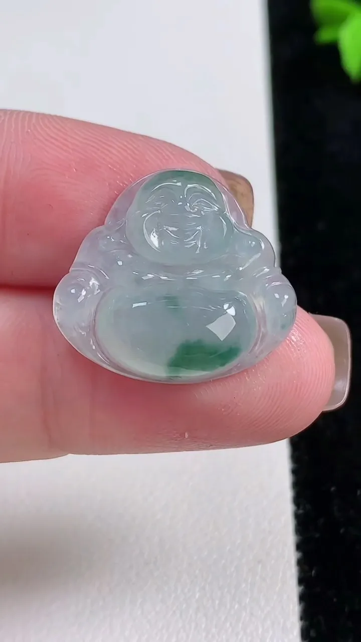 天然A货翡翠冰种飘花佛公吊坠，尺寸19.7-22.5-4.7重量:3.37g
11月13日