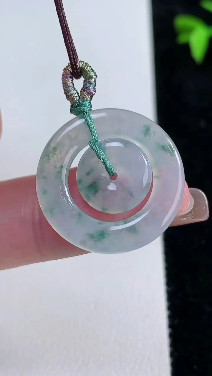 天然A货翡翠冰种飘花母子平安扣吊坠，尺寸22.6-2.4，重量:2.68g
11月13日