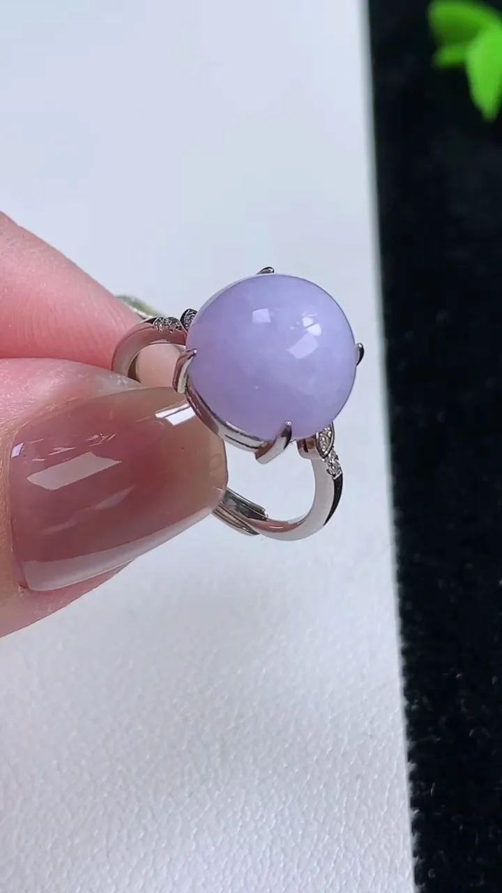 天然A货翡翠925银紫罗兰蛋面戒指，尺寸11-11-6.7，重量:3.38g2025年11月13日
