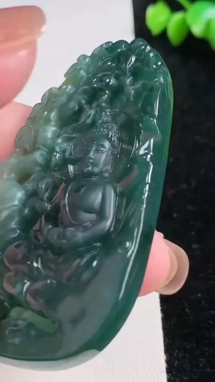 天然A货翡翠蓝水山水观音菩萨吊坠，尺寸74-41.5-7.5，重:47.20g
11月13日