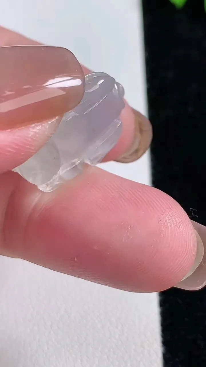 天然A货翡翠貔貅吊坠，尺寸21-13-9，重:3.94g
11月13日