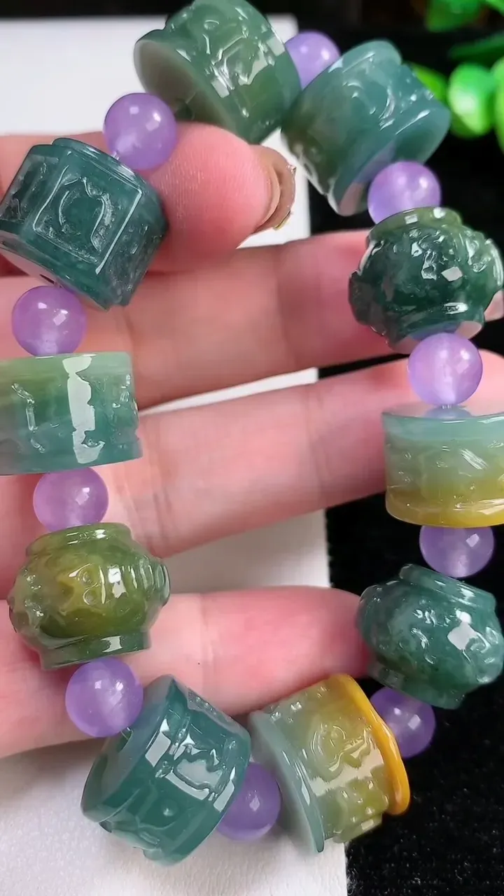 天然A货翡翠双彩路路通手串，尺寸16-11.8，重:86.85g11月13日
工厂直销收藏佳品,种好水足，色泽均匀，有种有色，上手高大气！