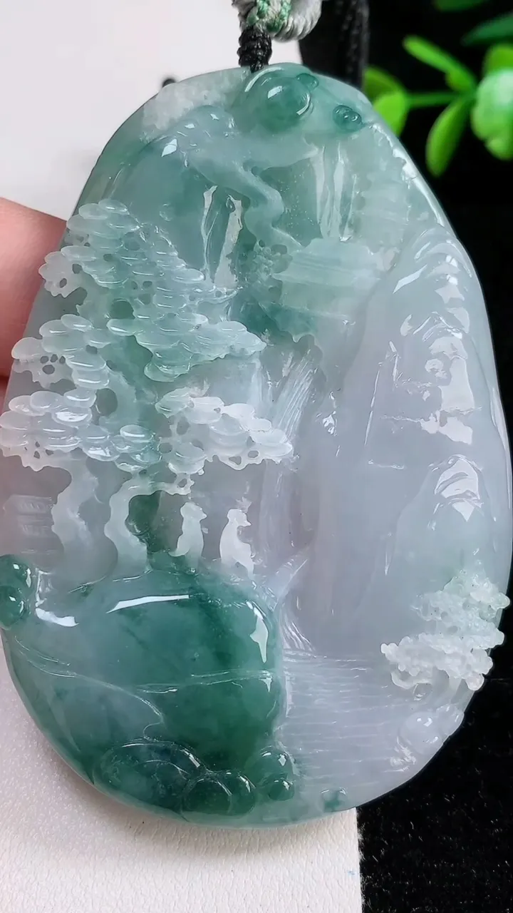 天然A货翡翠牌吊坠，尺寸77-53.6-9.5，重:78.62g
11月13日