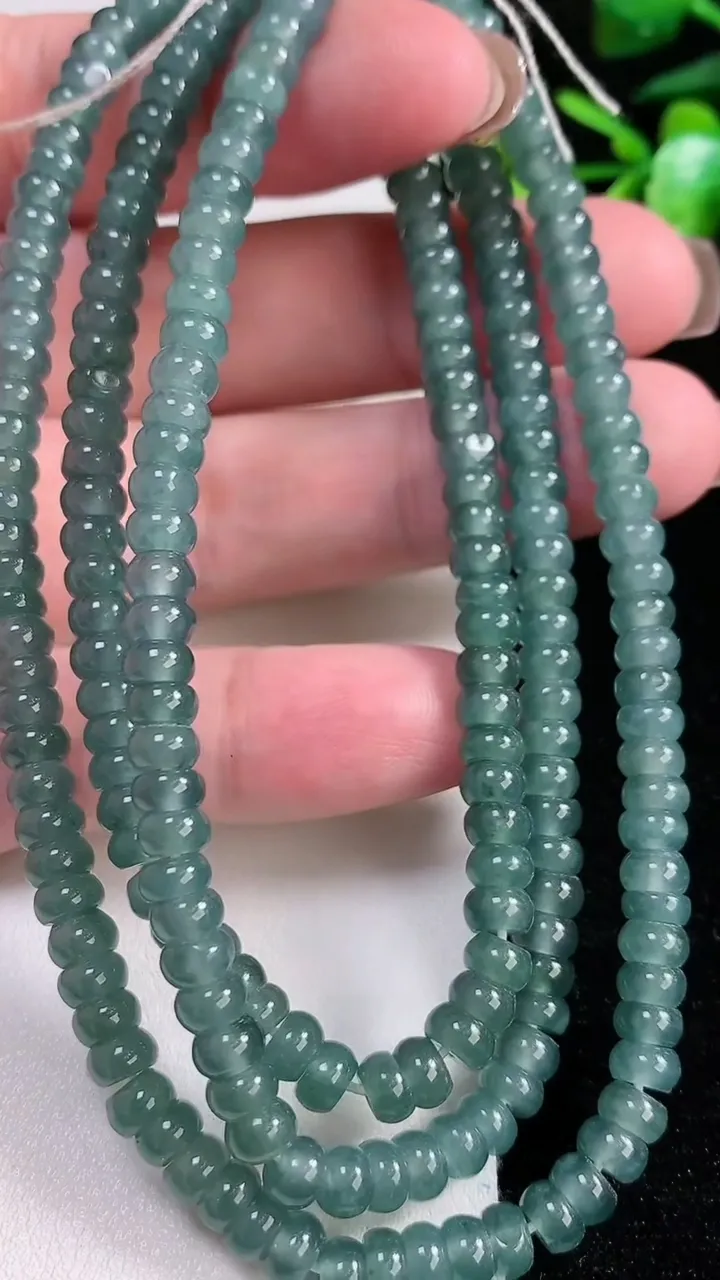天然A货翡翠算盘珠项链，尺寸5.2-124颗，重:42.47g11月13日
工厂直销收藏佳品,种好水