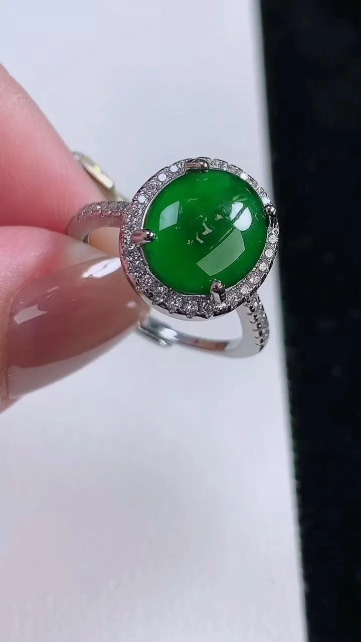天然A货翡翠蛋面戒指，尺寸12-10，重:3.62g2025年11月13日
工厂直销收藏佳品,种好水