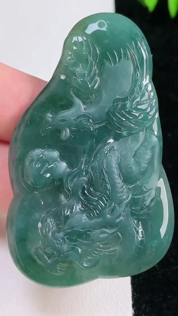 天然A货翡翠龙牌吊坠，尺寸61-38-5，重:23.21g
11月13日