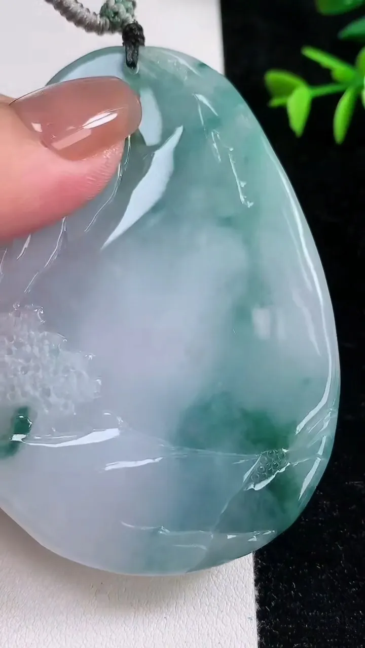 天然A货翡翠牌吊坠，尺寸77-53.6-9.5，重:78.62g
11月13日