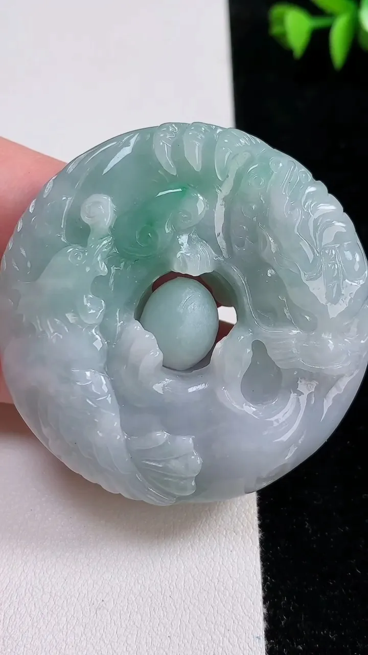 天然A货翡翠龙牌吊坠，尺寸51.7-11.7，重:59.06g
11月13日